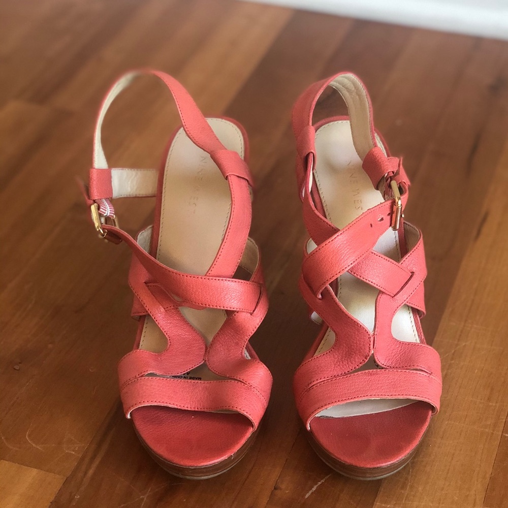 Coral leather wedge sandals